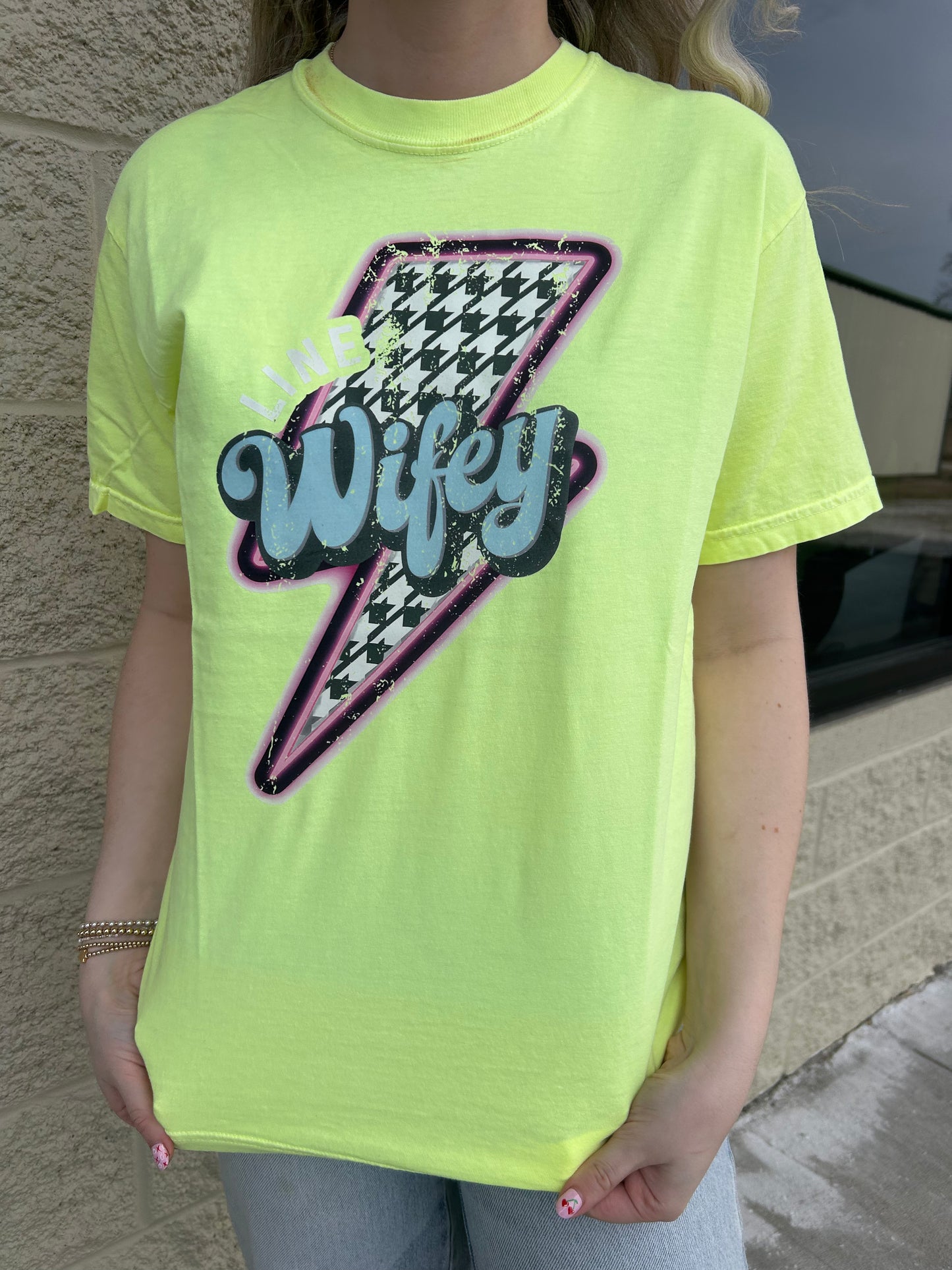 Neon Line Wifey Graphic